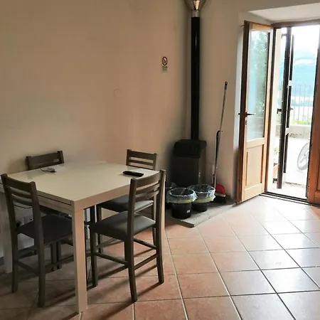 Casa Giorgio Mille Papaveri Rossi Apartment